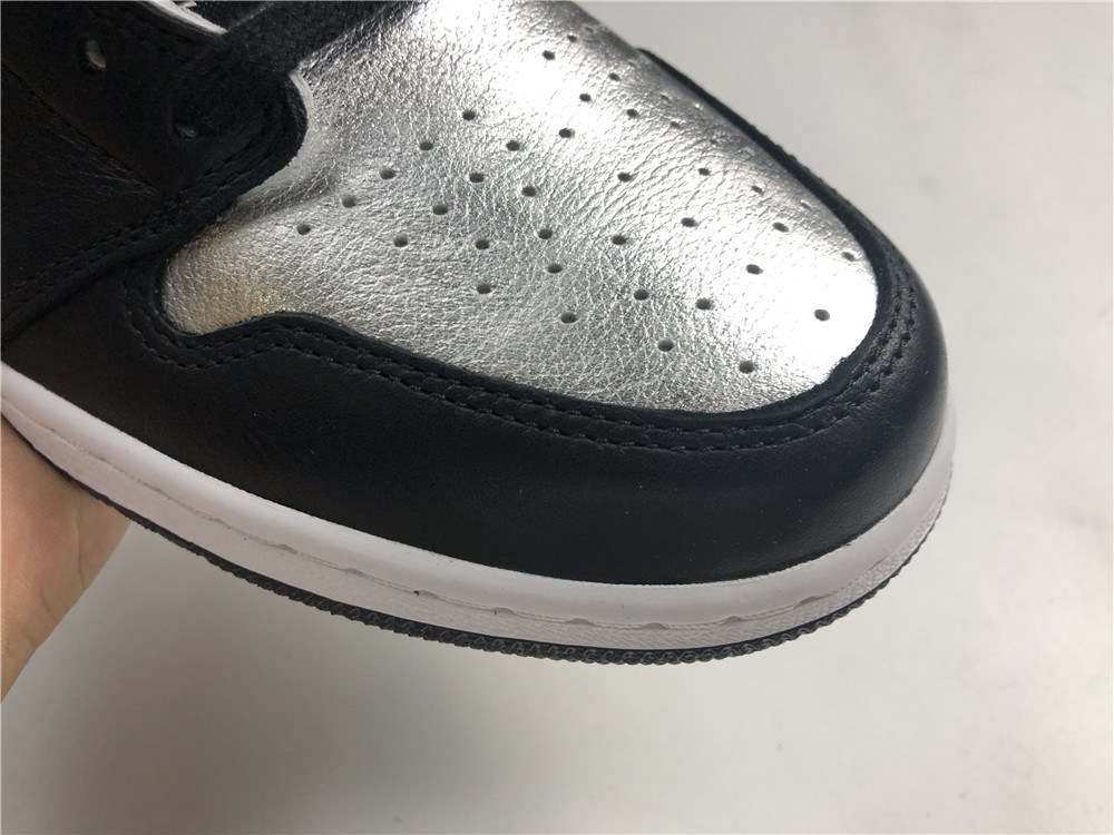 Air Jordan 1 Retro High OG 555088-010